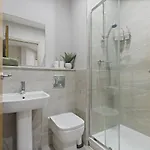 Cosy & Modern Centre *