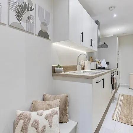 Cosy & Modern Centre *